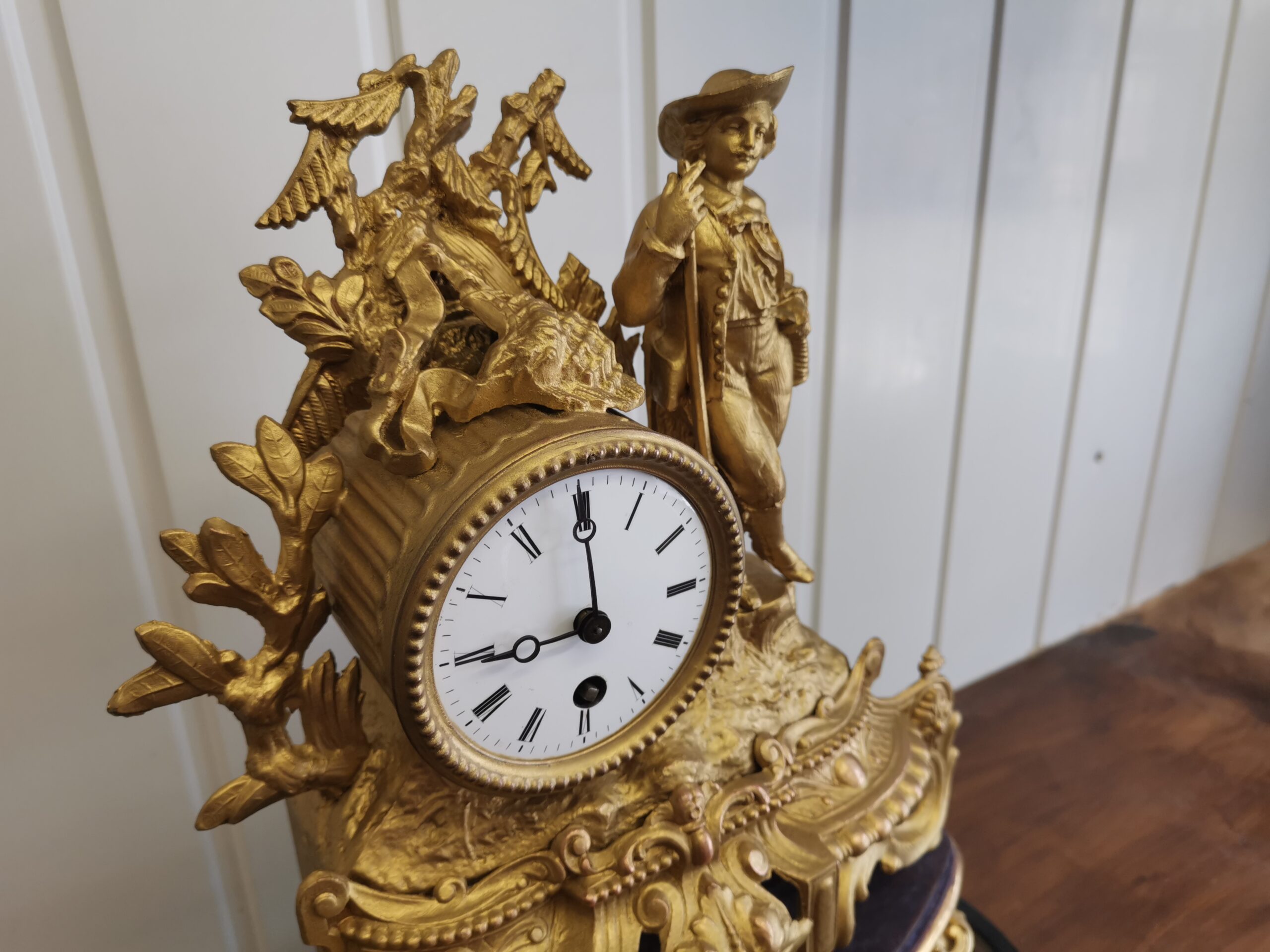 Beautiful French 1860s domed gold guilt Louis mantle clock - Image 6