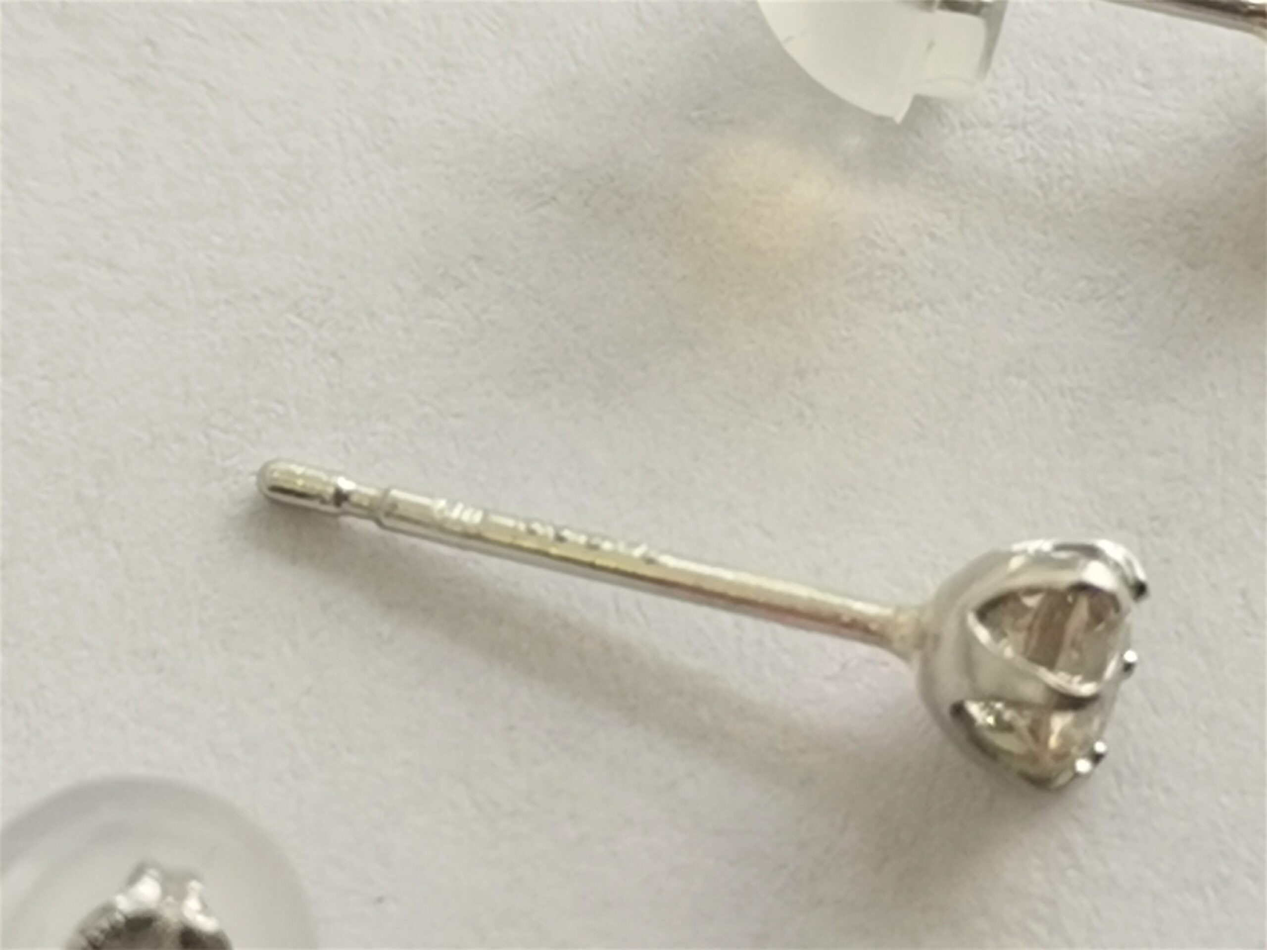 Ladies 900 platinum Natural Diamond Stud Earrings 0.50 carat - Image 5