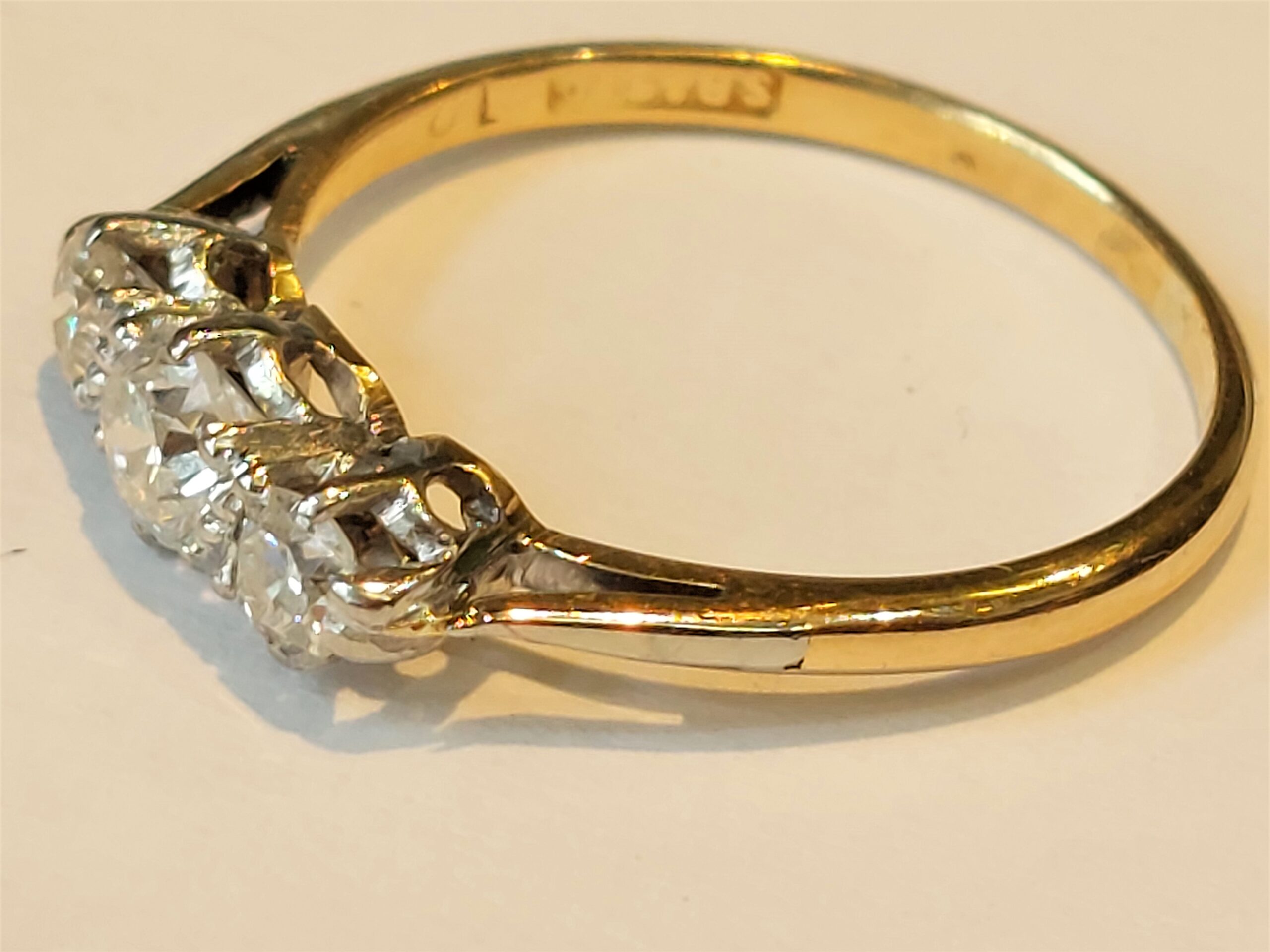 Antique Victorian18ct yellow gold 3 stone diamond ring H colour old cuts - Image 4