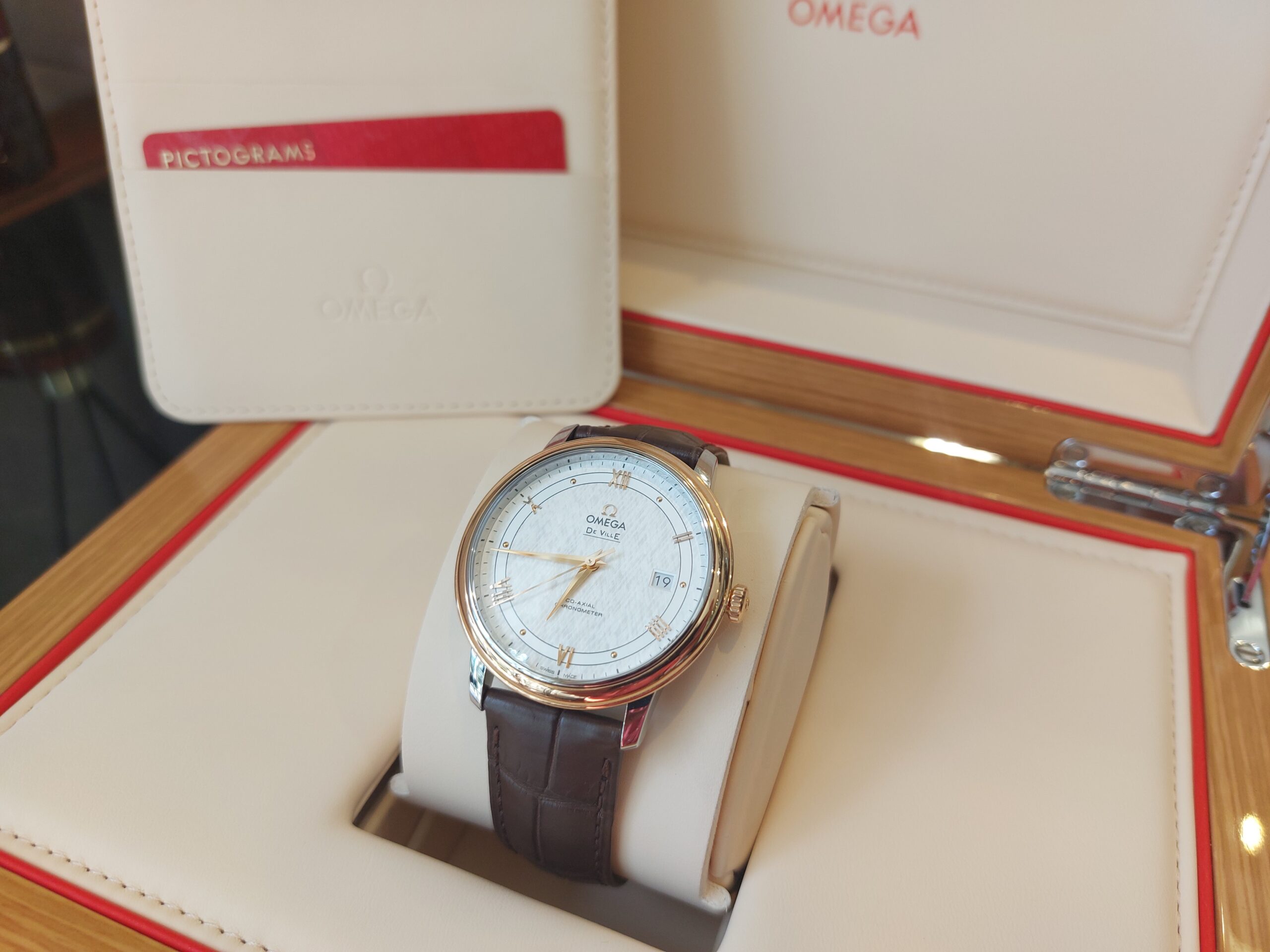 Gents New 2022 Omega DeVille Prestige co axial Rose gold & steel 39.5mm £1,000 off retail price