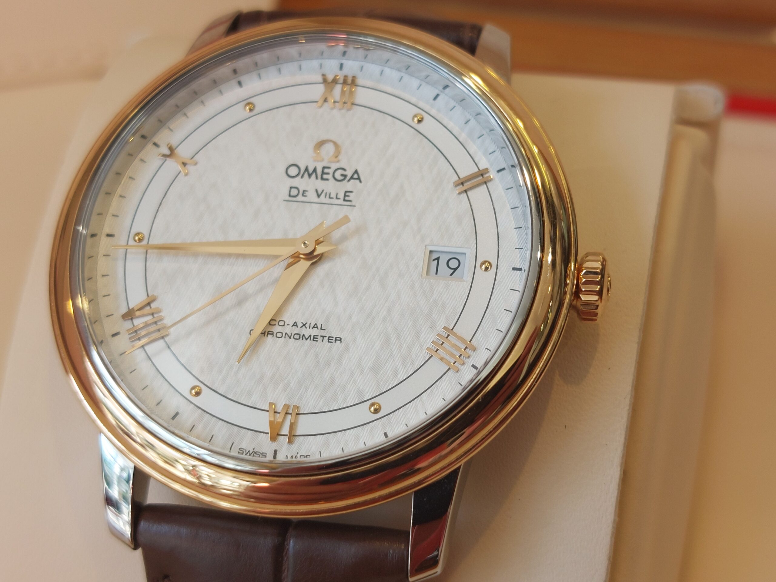 Gents New 2022 Omega DeVille Prestige co axial Rose gold & steel 39.5mm £1,000 off retail price - Image 3