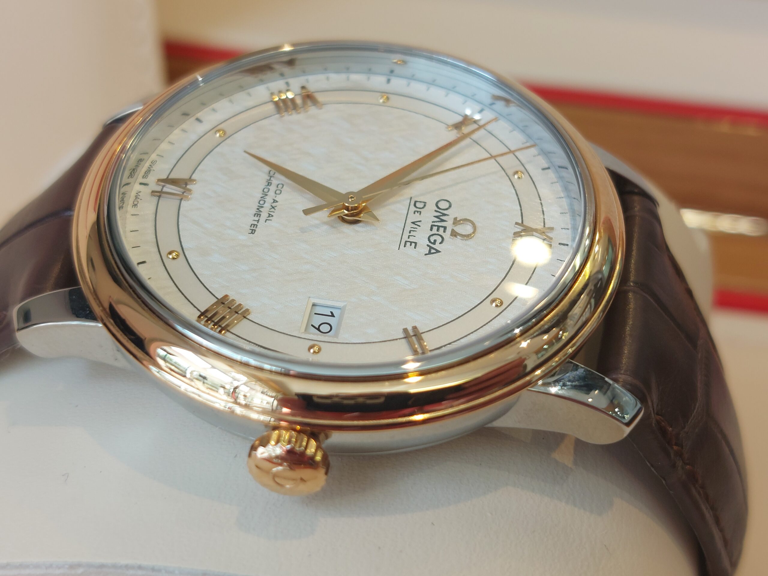 Gents New 2022 Omega DeVille Prestige co axial Rose gold & steel 39.5mm £1,000 off retail price - Image 8