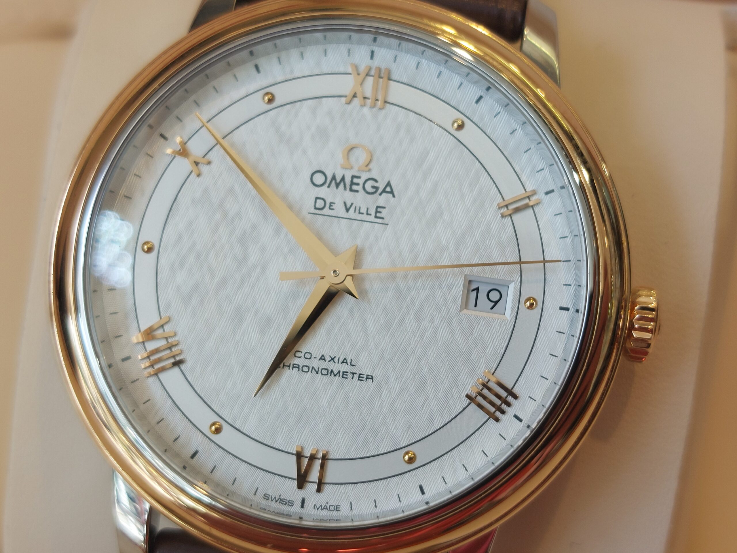 Gents New 2022 Omega DeVille Prestige co axial Rose gold & steel 39.5mm £1,000 off retail price - Image 10