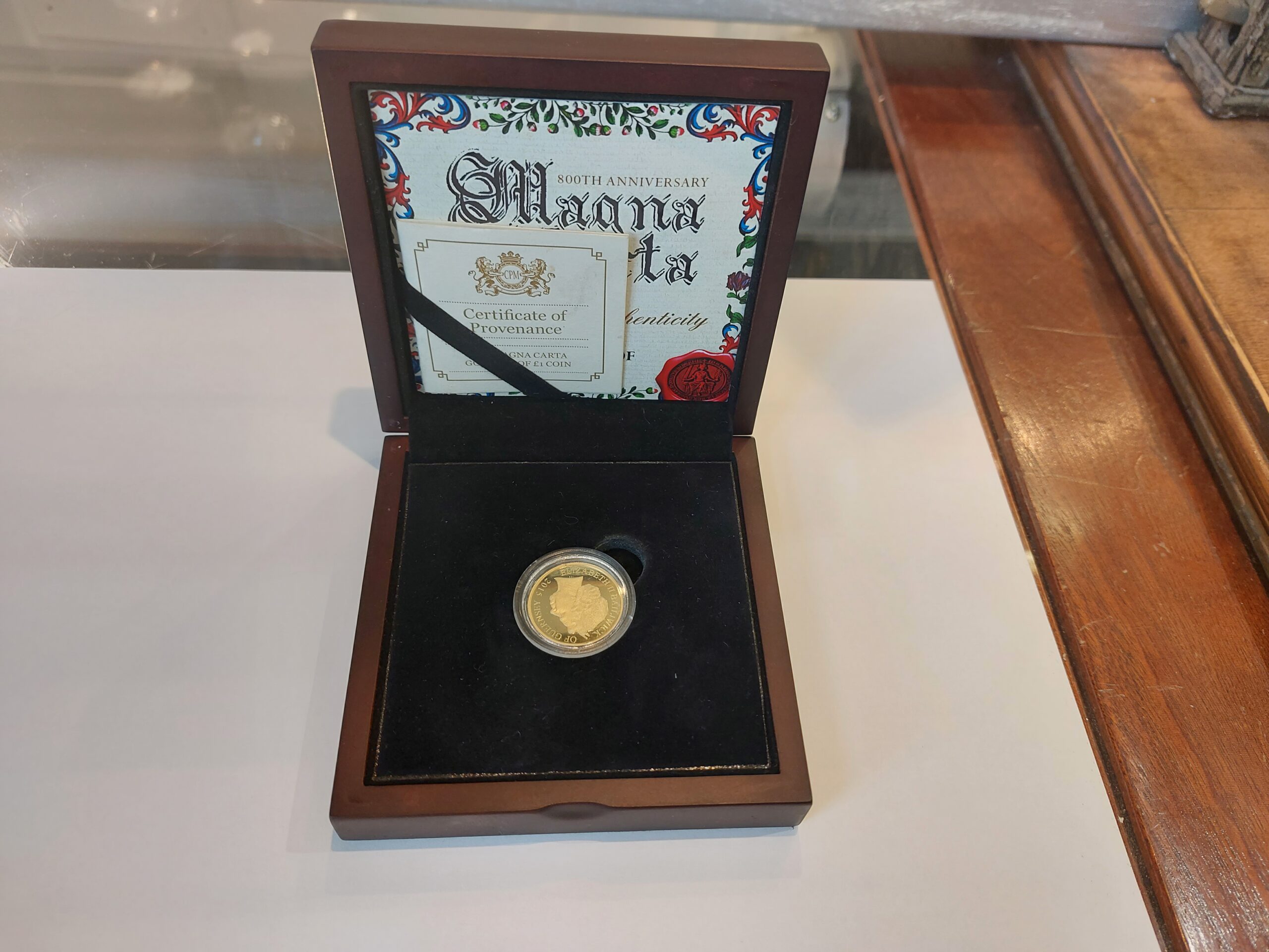2015 Guernsey First strike Magna Carta £1 22ct gold proof coin No: 1 of 495