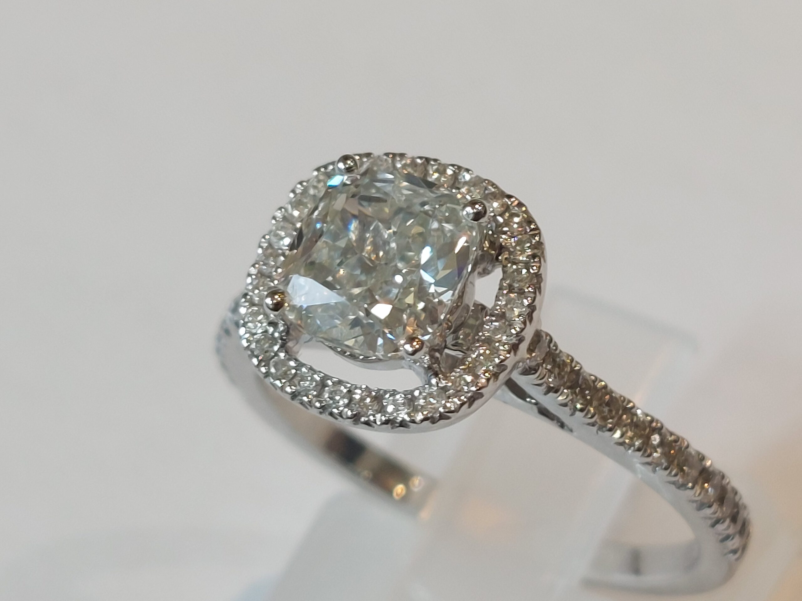 Ladies 18ct W/G Natural Diamond Halo Cluster ring-Size N 1/2 - Stunning! - Image 2