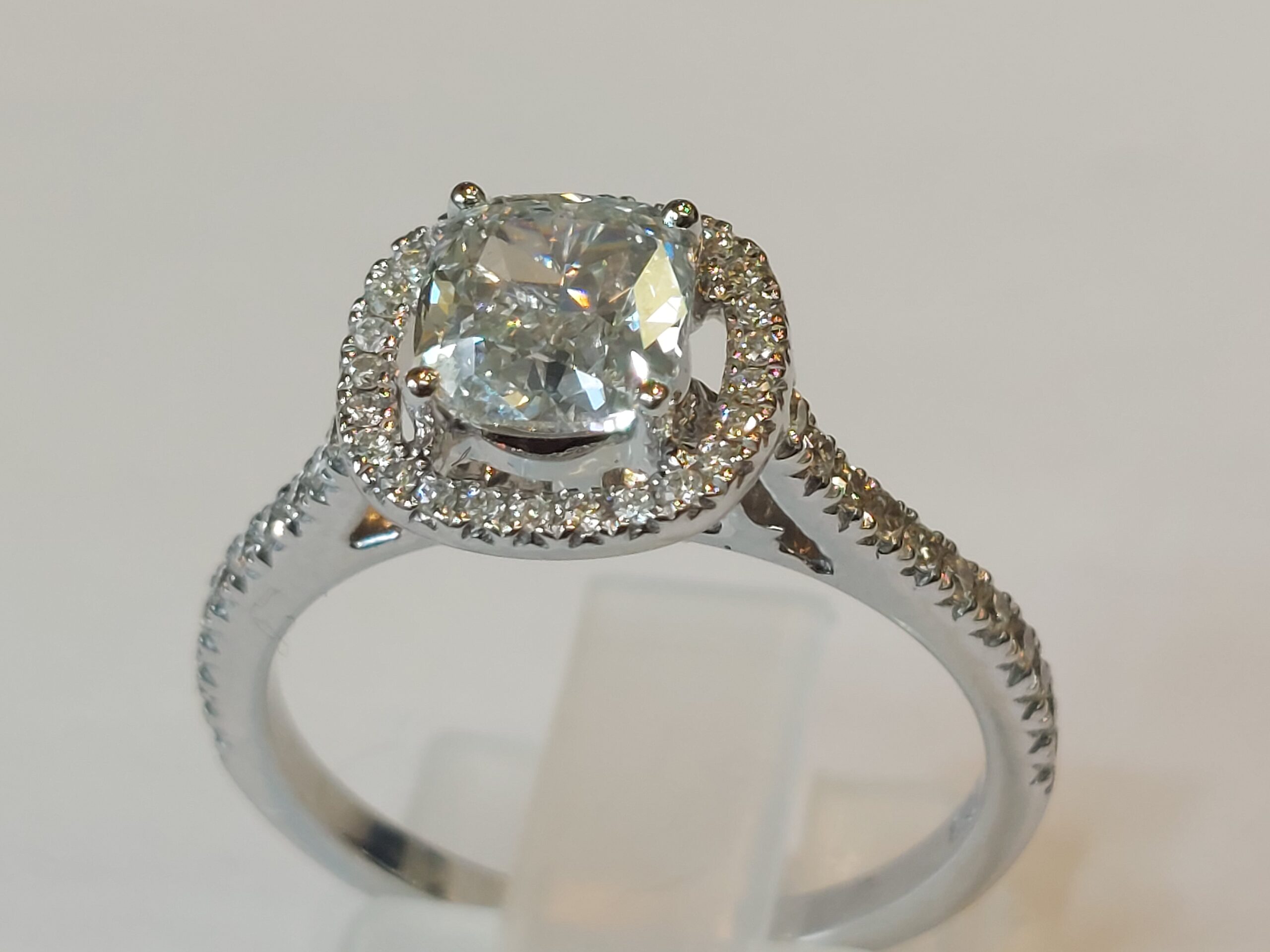 Ladies 18ct W/G Natural Diamond Halo Cluster ring-Size N 1/2 - Stunning!