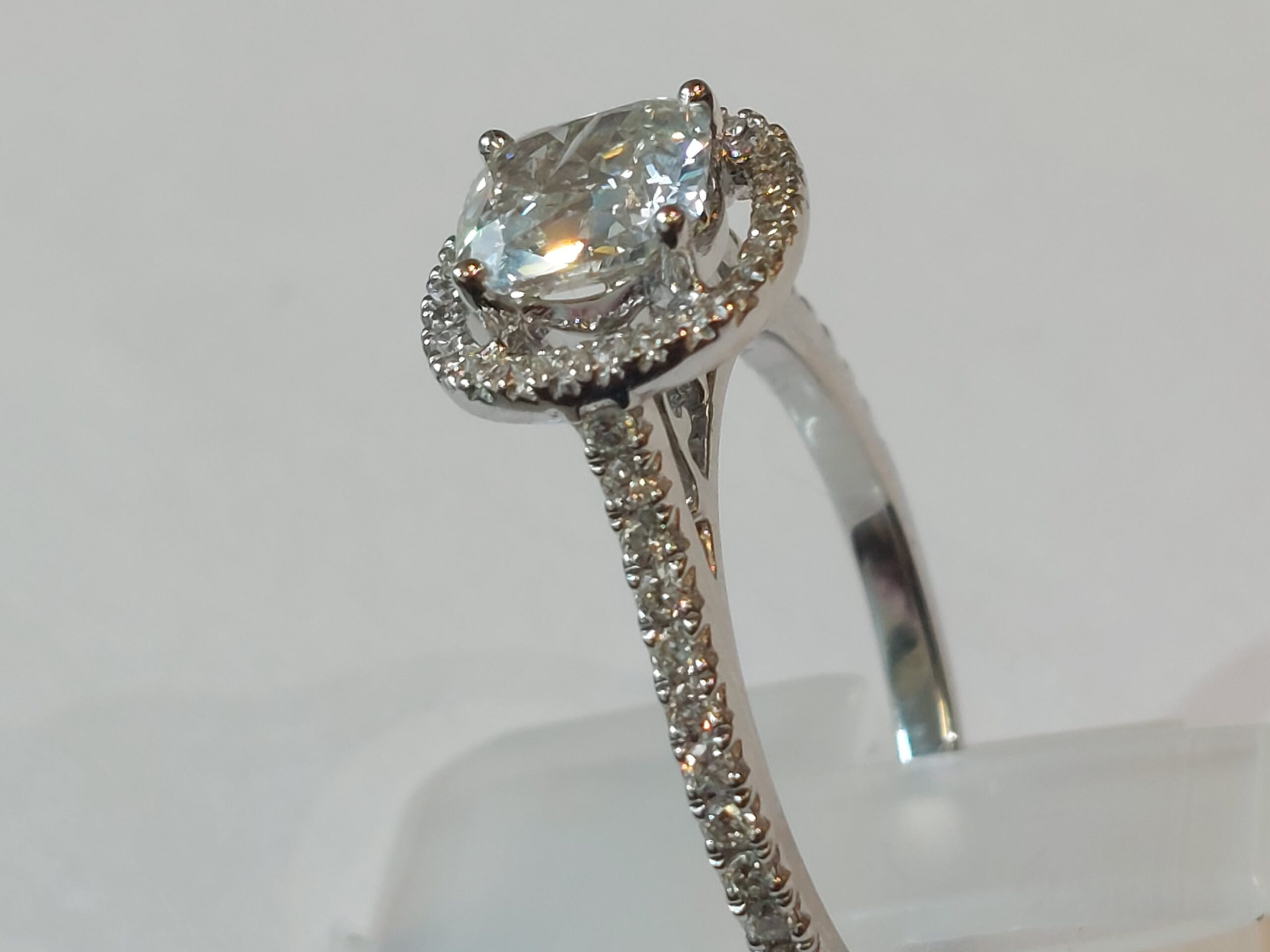 Ladies 18ct W/G Natural Diamond Halo Cluster ring-Size N 1/2 - Stunning! - Image 4