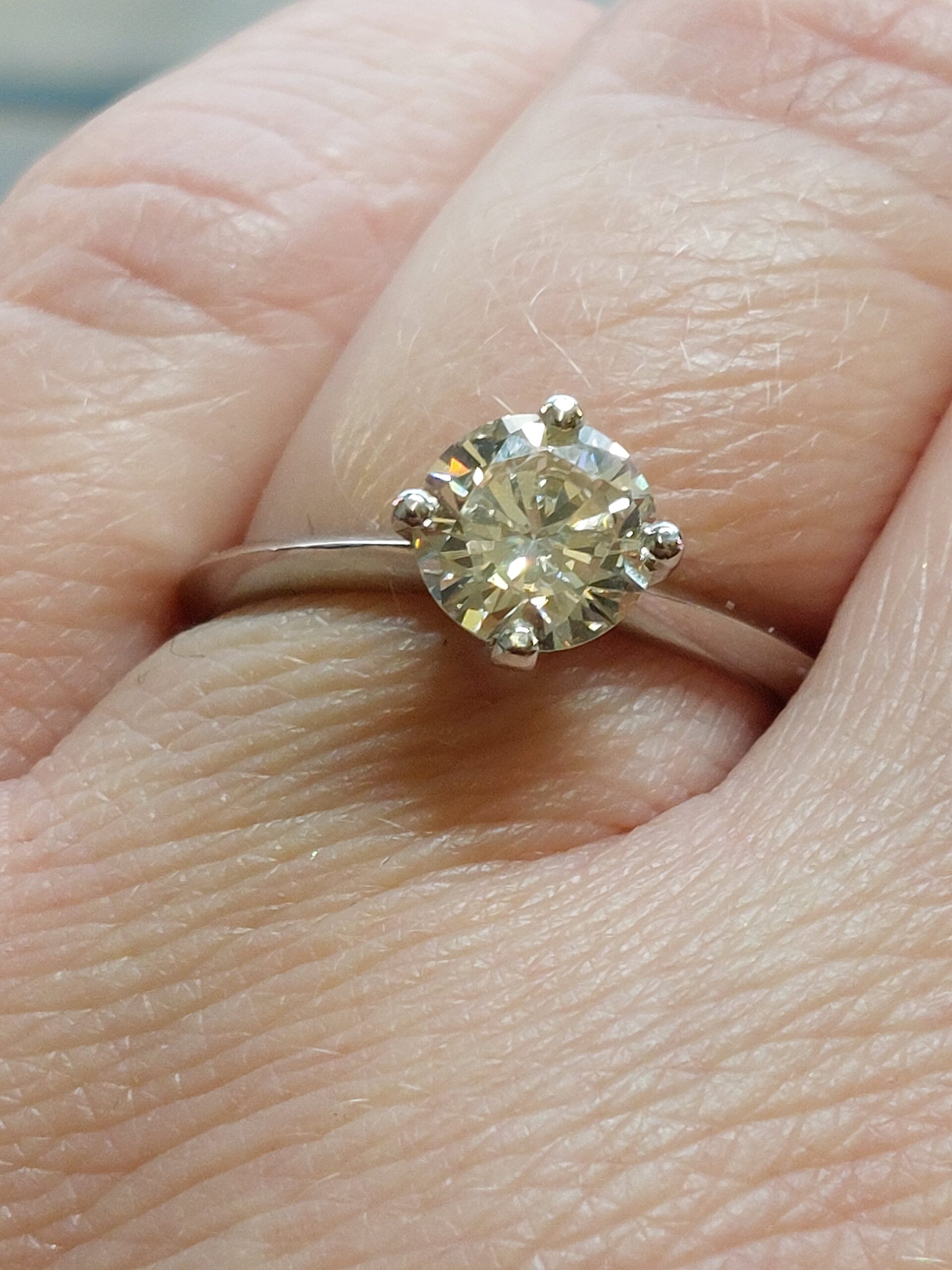 New Platinum and Natural Diamond Solitaire - 1.10ct - really pretty - Image 9