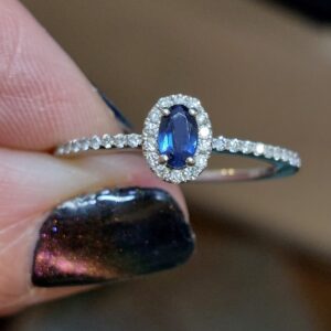 Ladies 9ct White Gold Natural Diamond and Sapphire Cluster - really pretty