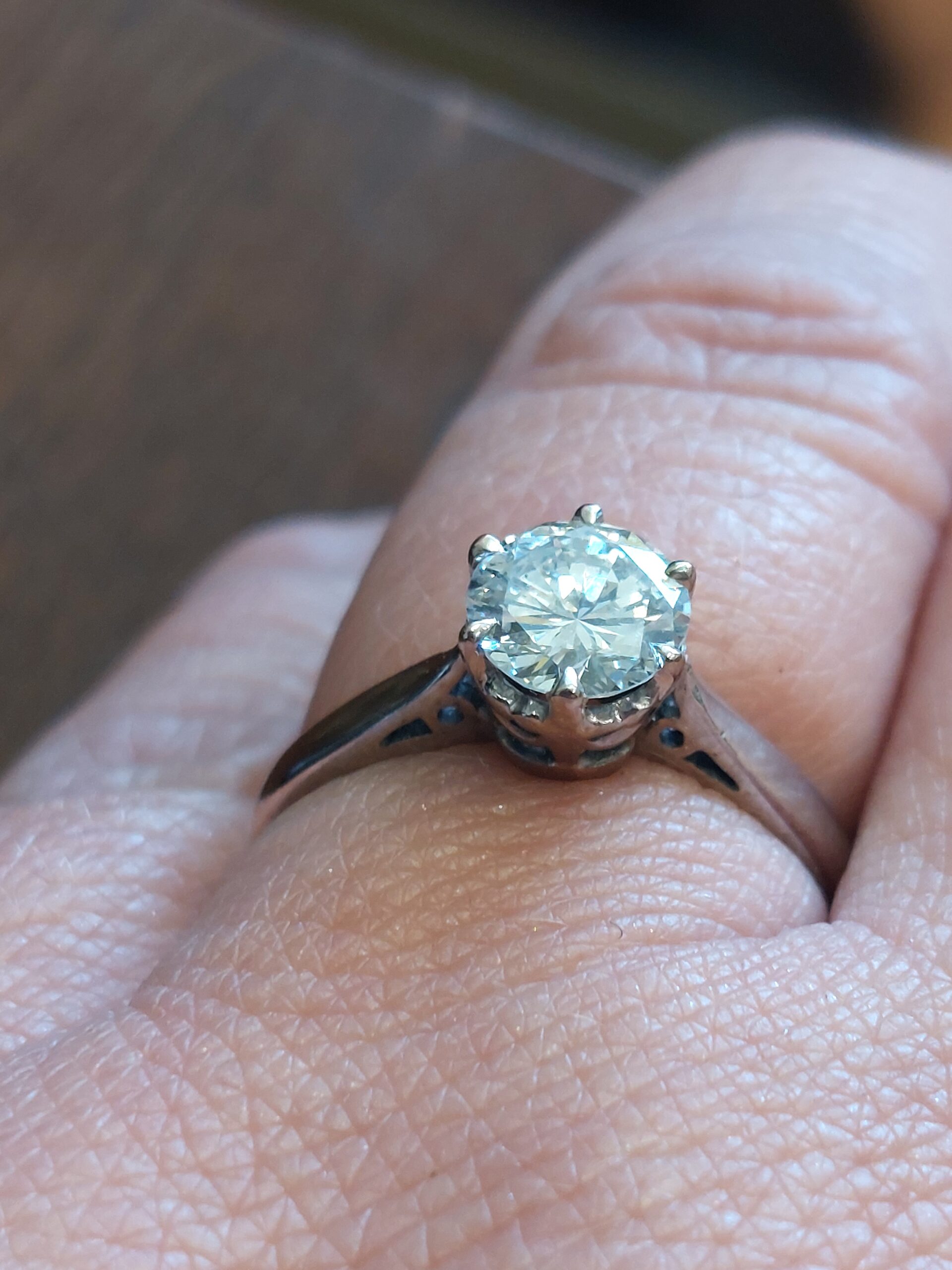 18ct White Gold and Natural Round Brilliant Diamond Solitaire - Stunning!!! - Image 5