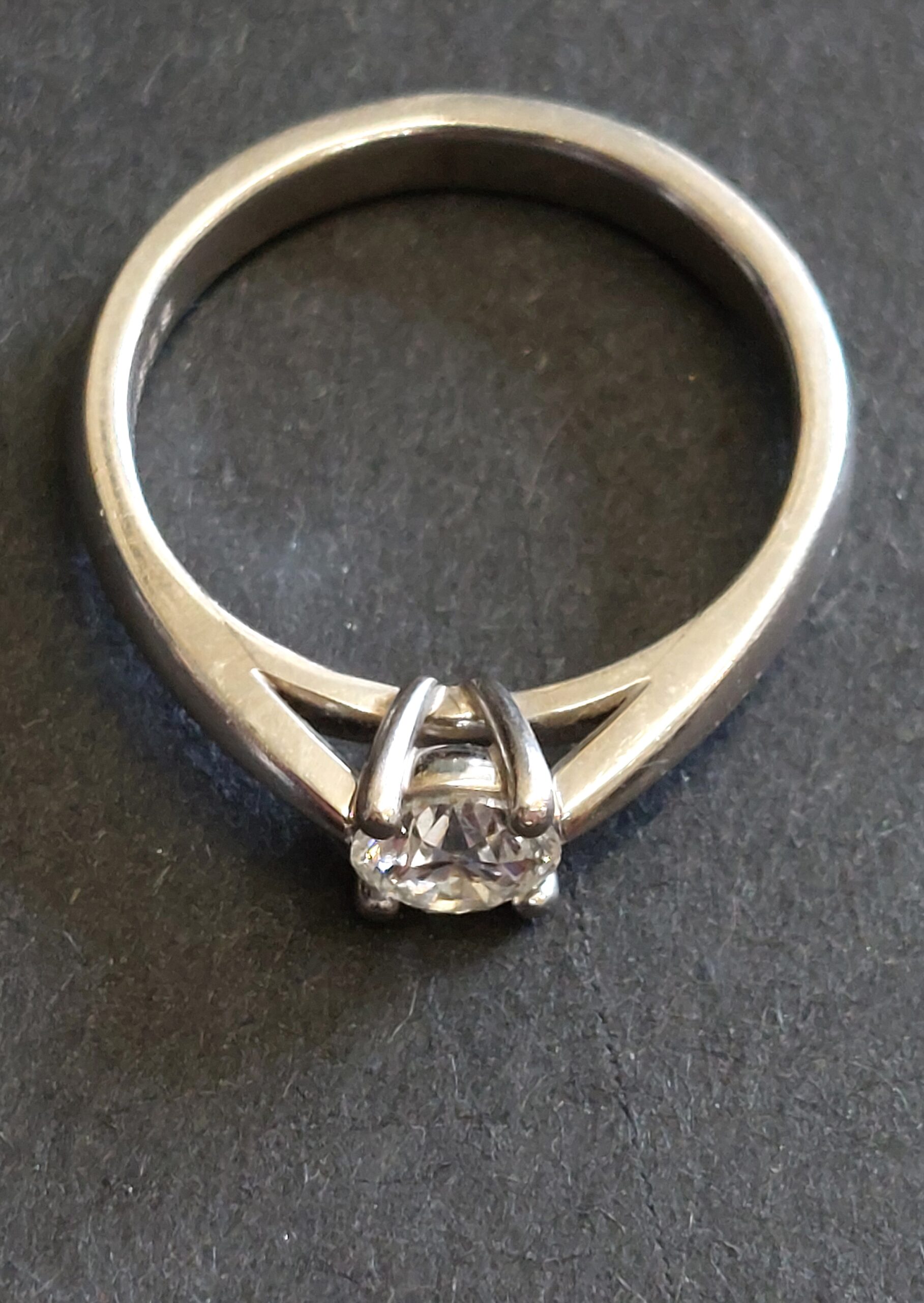 Platinum & Natural Round Brilliant Diamond Solitaire - Beautiful!!! - Image 7