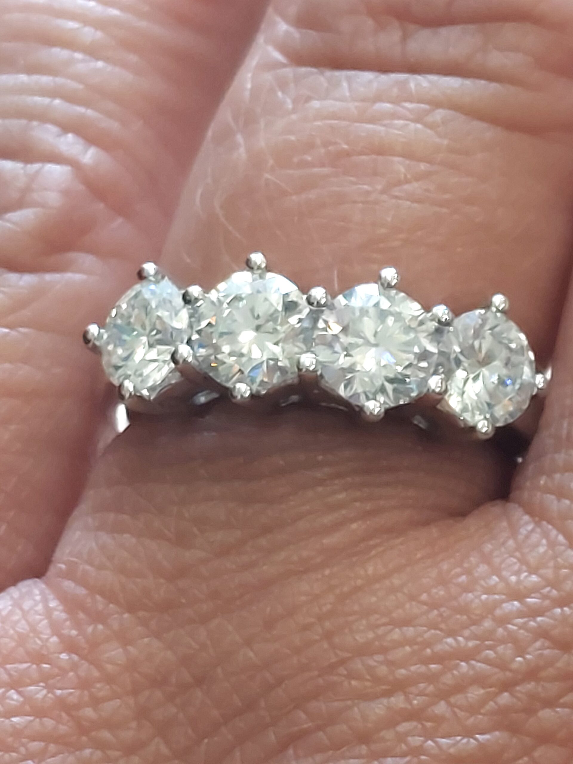 18ct White Gold and Natural Diamond 4 stone ring, VVS1, F/G Colour - Absolutely Stunning!!! - Image 6