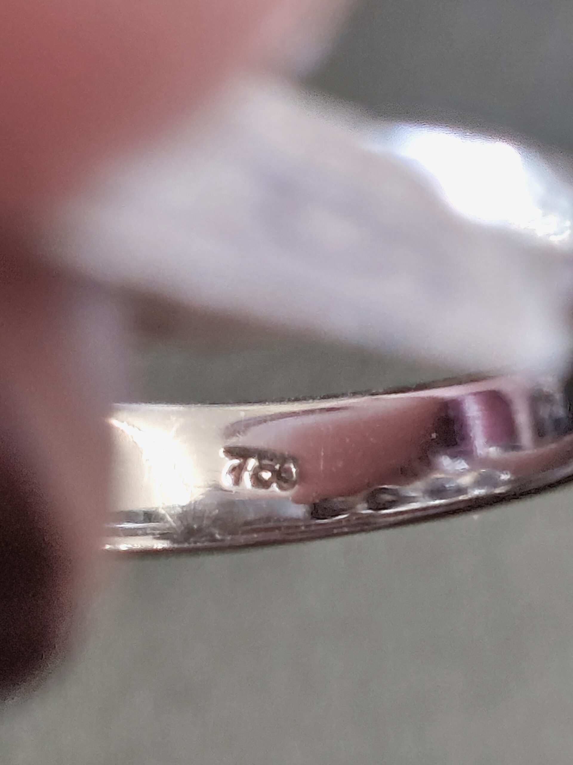18ct White Gold and Natural Diamond 4 stone ring, VVS1, F/G Colour - Absolutely Stunning!!! - Image 8