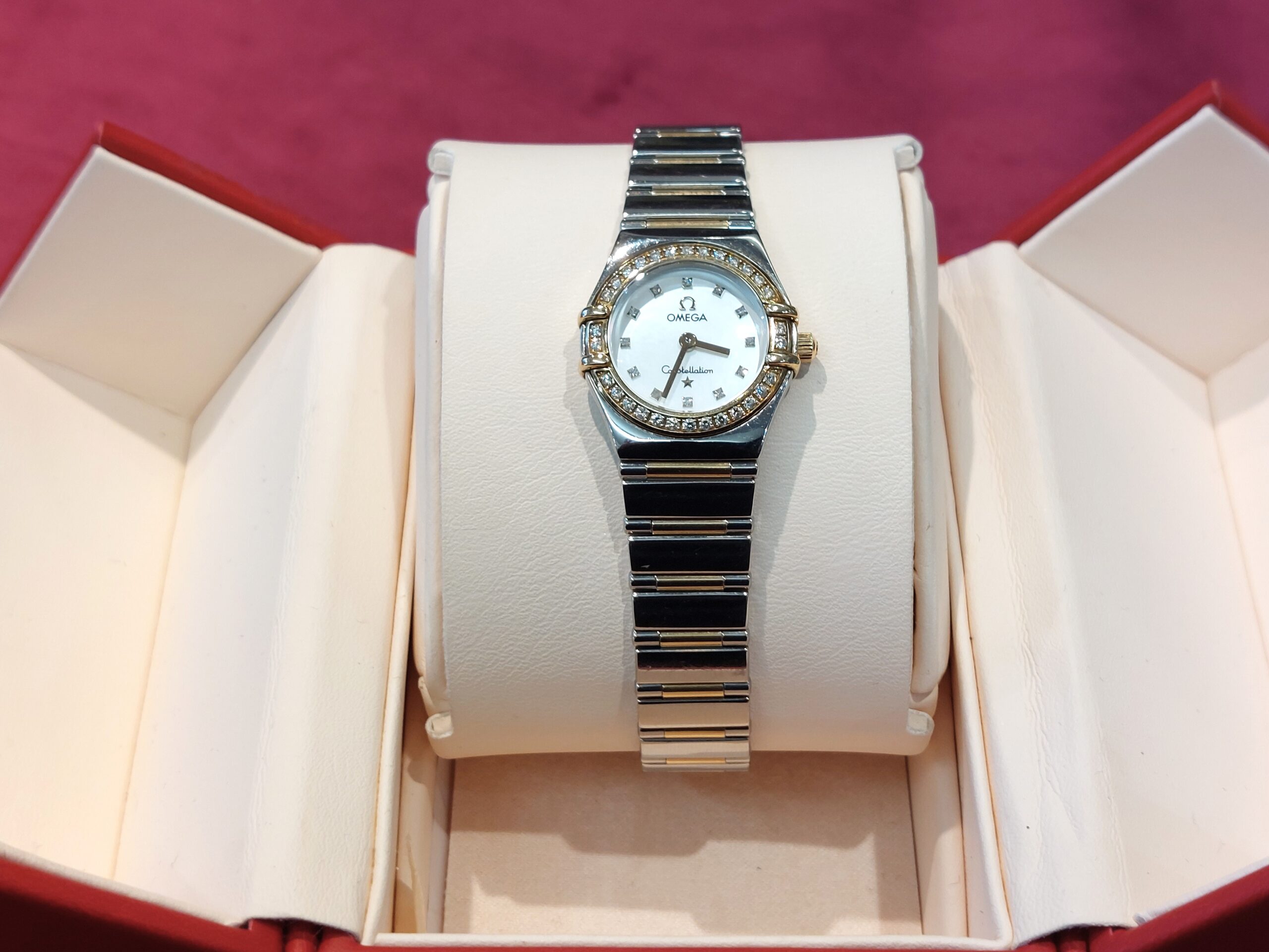 Stunning Ladies Omega Constellation Bi Metal 18k Yellow Gold, Factory Set VVS Diamond Dial and Hour Markers - Image 13