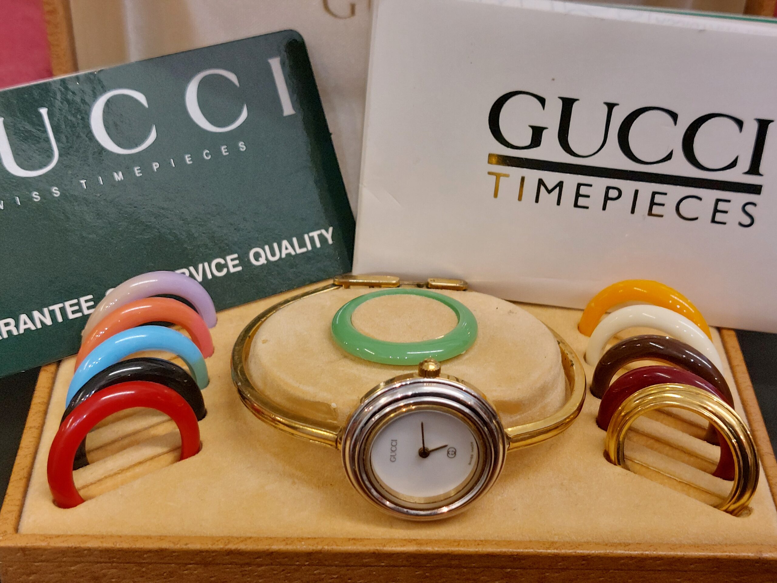 Vintage 88' Ladies Gucci Interchangeable Bezel Bangle Watch - Full Box & Papers!
