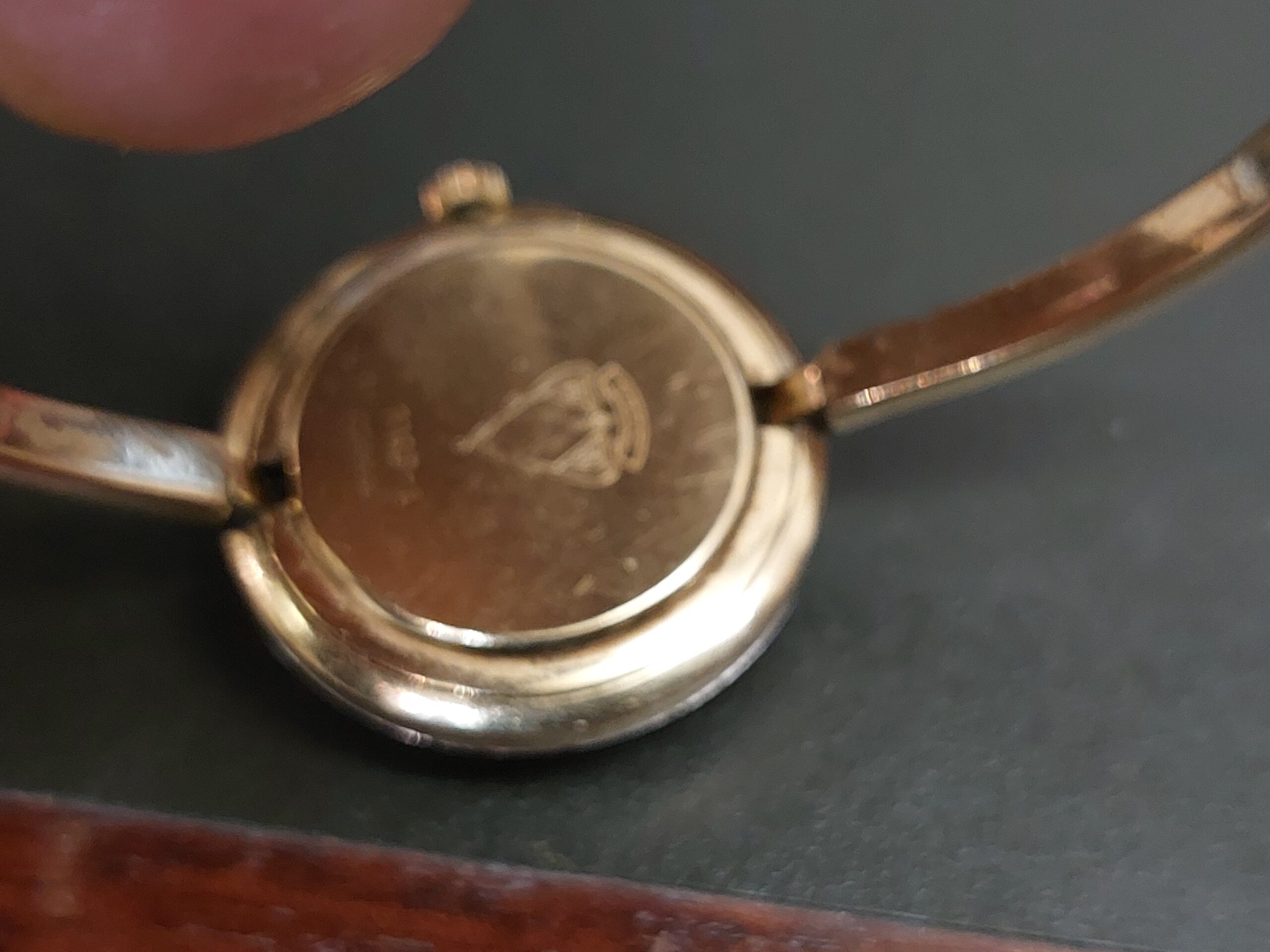 Vintage 88' Ladies Gucci Interchangeable Bezel Bangle Watch - Full Box & Papers! - Image 8