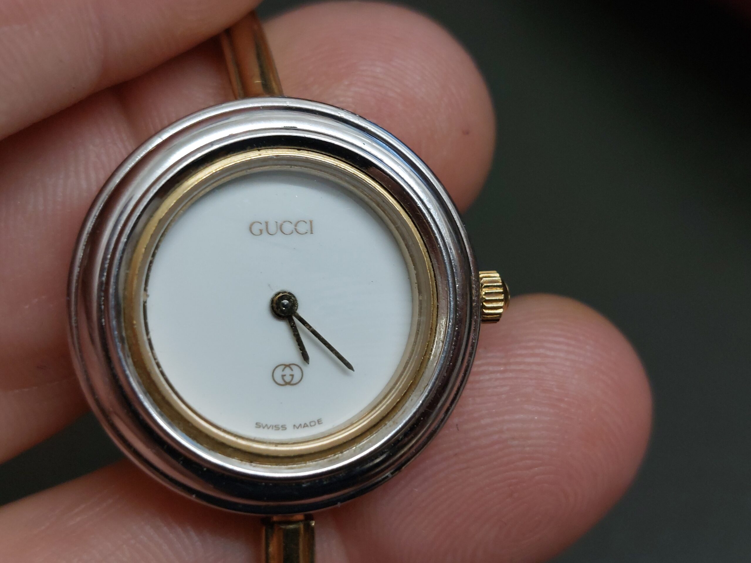 Vintage 88' Ladies Gucci Interchangeable Bezel Bangle Watch - Full Box & Papers! - Image 9