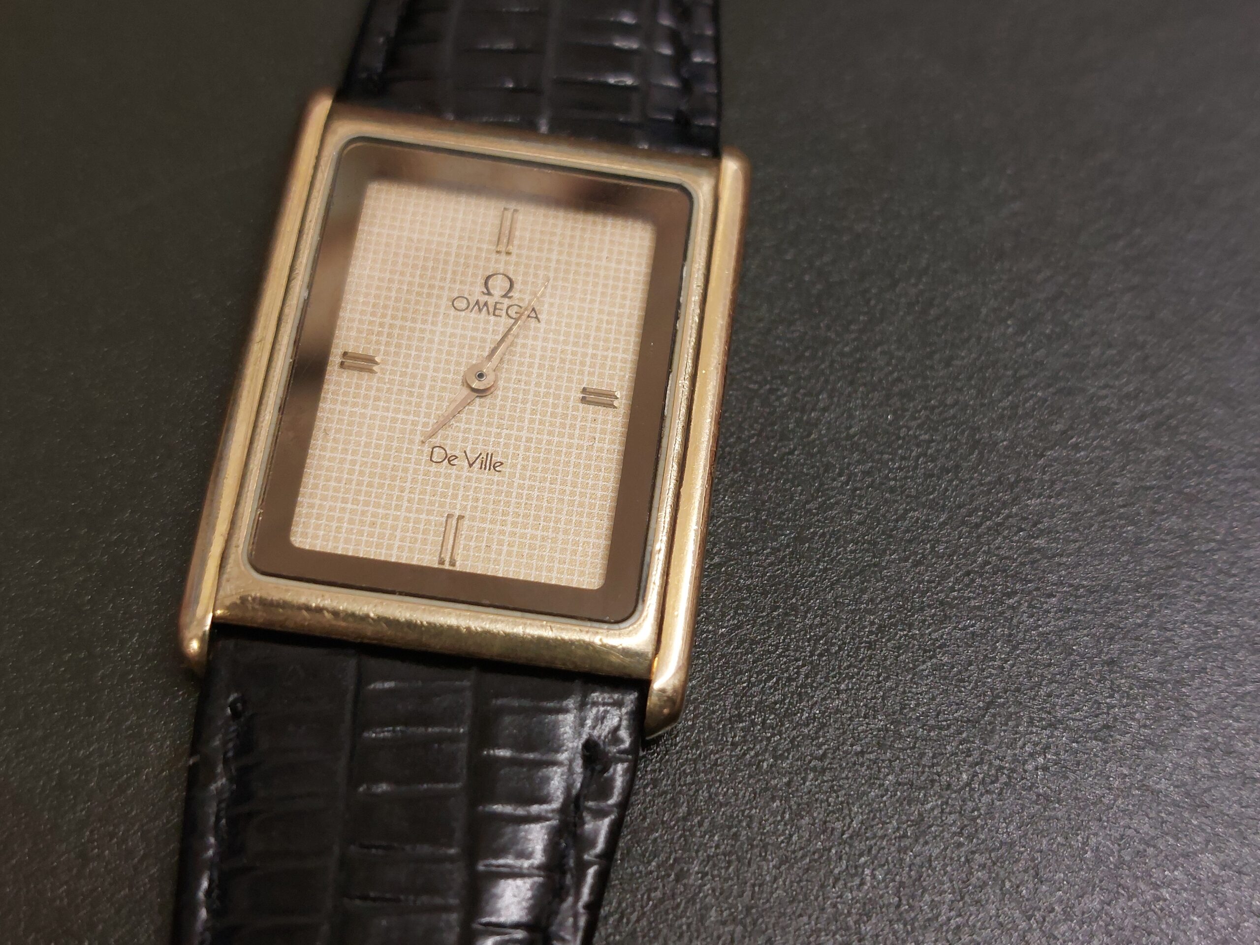 Omega Tank De Ville Ref: 1387 Quartz vintage 1987 Gold/P VGC working order
