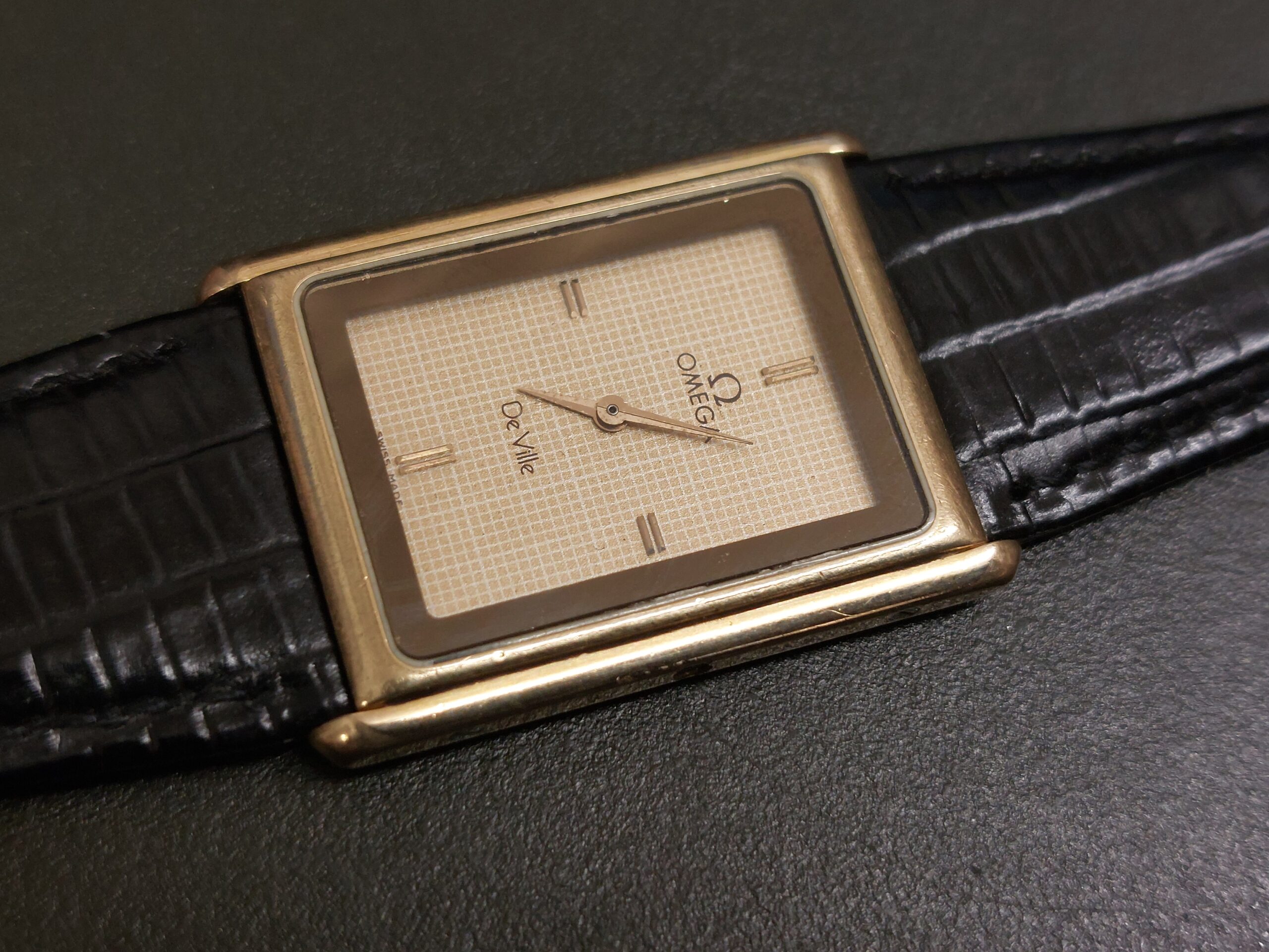 Omega Tank De Ville Ref: 1387 Quartz vintage 1987 Gold/P VGC working order - Image 2