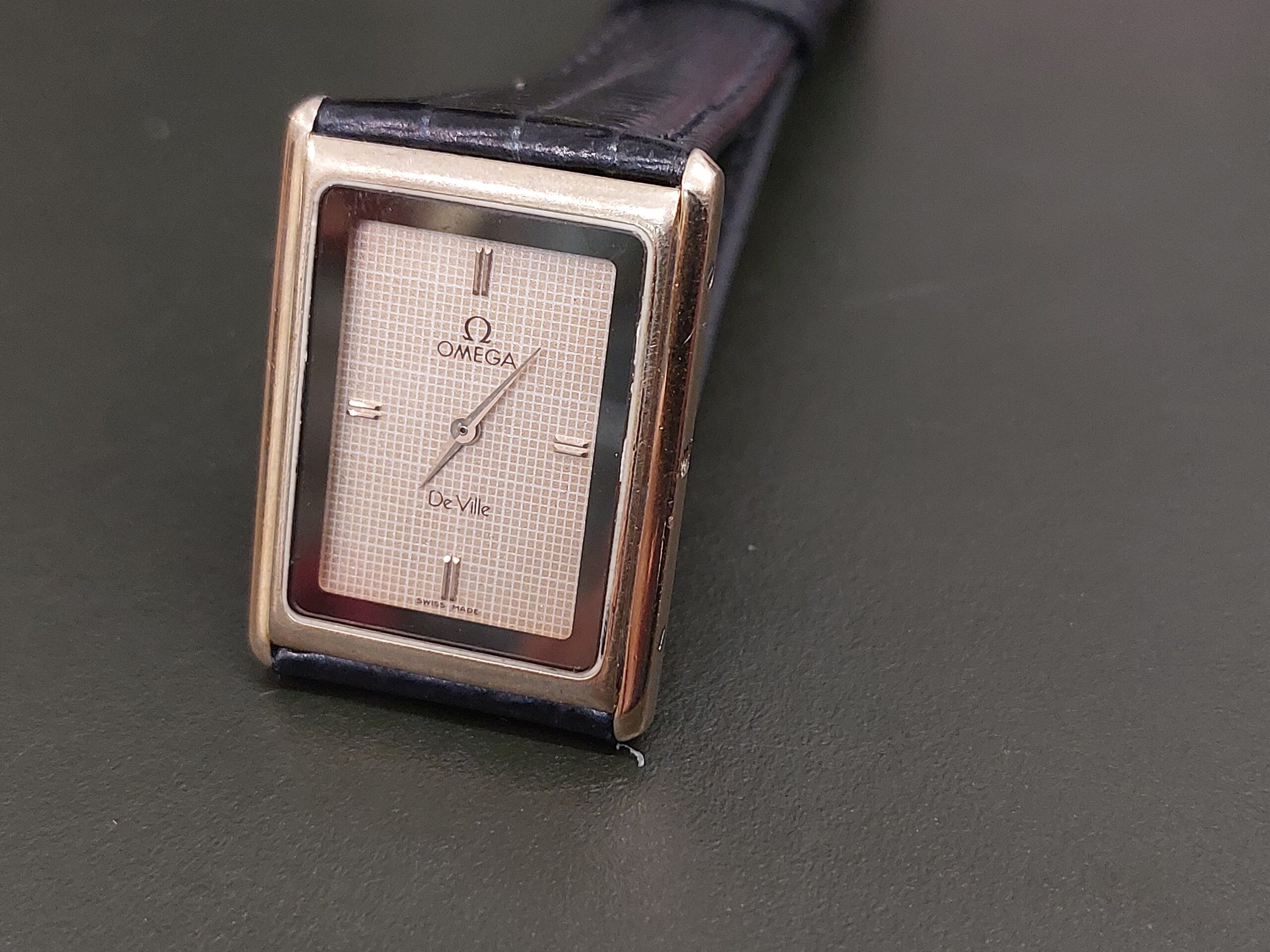 Omega Tank De Ville Ref: 1387 Quartz vintage 1987 Gold/P VGC working order - Image 12