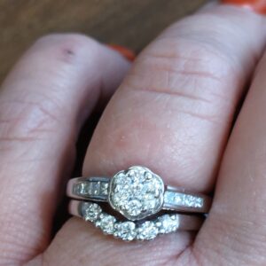 Stunning 18ct White Gold and Natural Diamond Bridal Ring Set