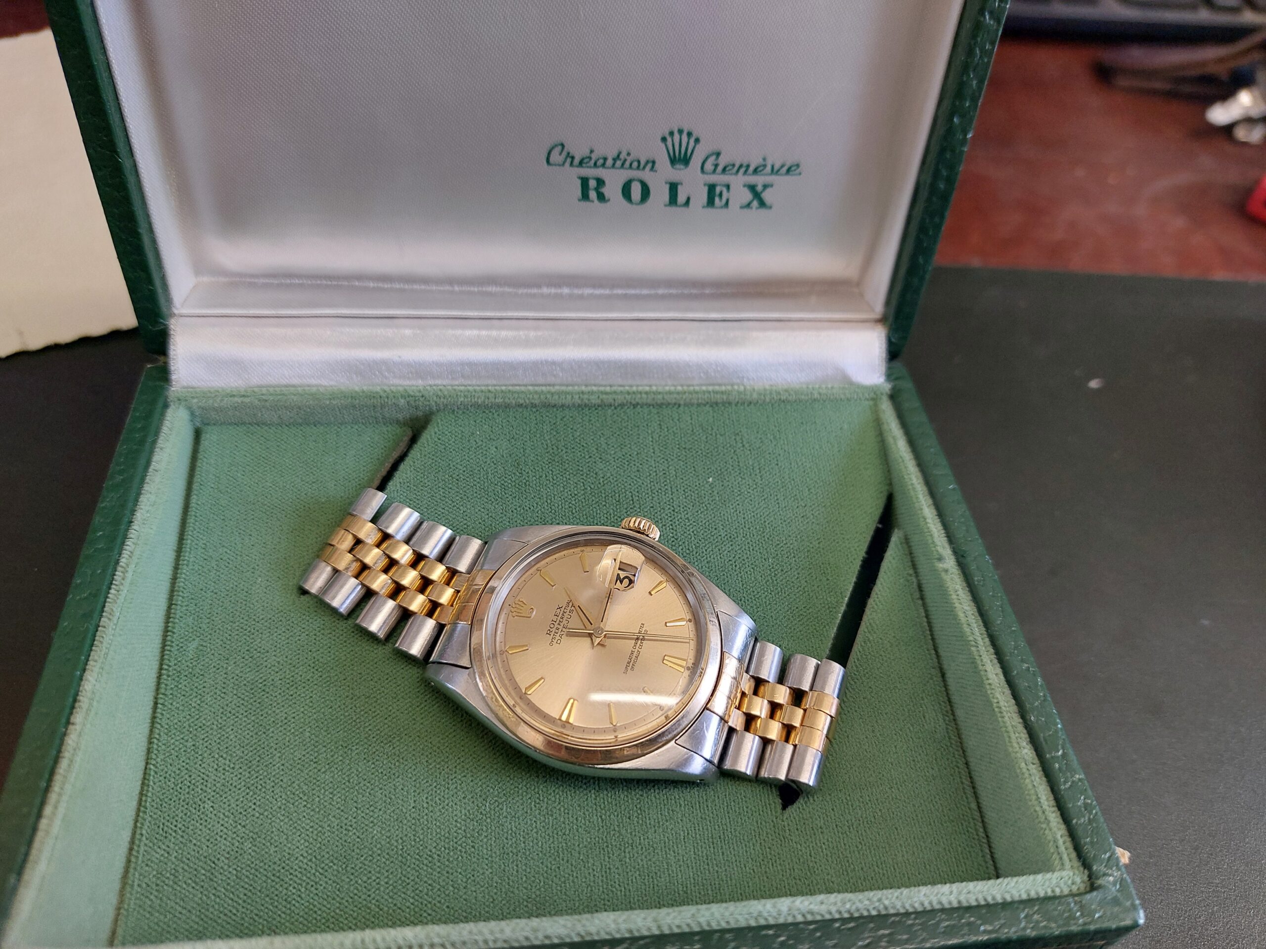 1962 1600 bimetal Date-just 1560 cal Butterfly movement, Pie Pan dial, Coffin box